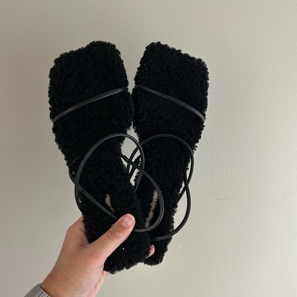 🔥NIB St Agni 🔥Black Shearling Leather Slingback Kitten Heel Sandals Size 38 - Picture 7 of 11